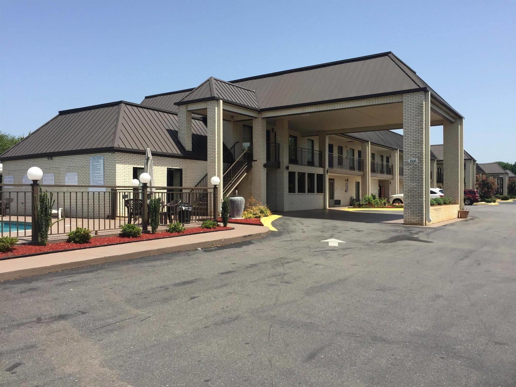 Deluxe Inn And Suites York Zewnętrze zdjęcie